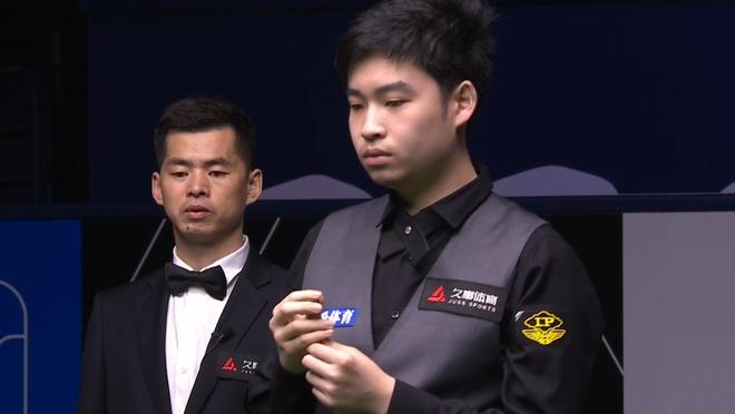 在足球比赛 在足球比赛